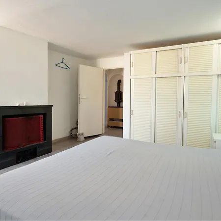 Apartment Manola *